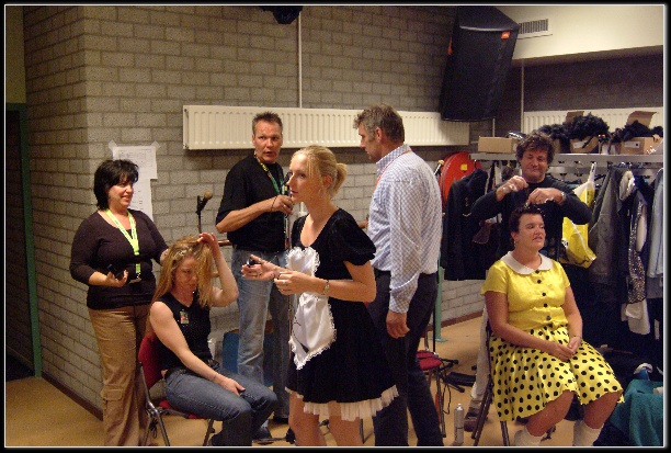 604x406 pixels (144K)