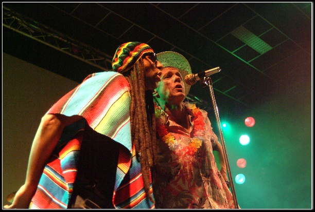 604x406 pixels (124K)