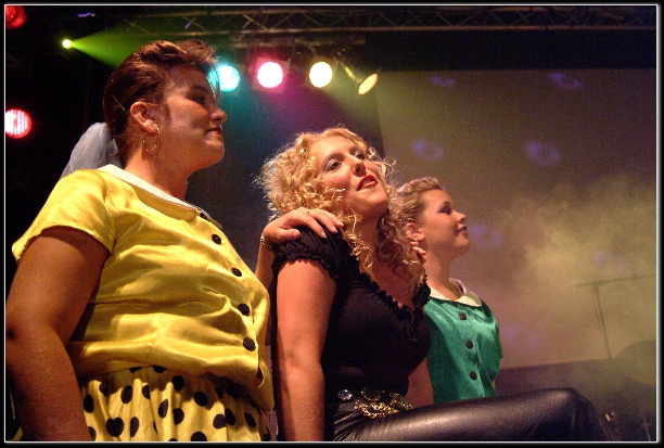 604x406 pixels (124K)