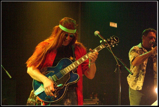 604x406 pixels (141K)