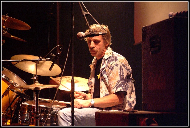 604x406 pixels (127K)